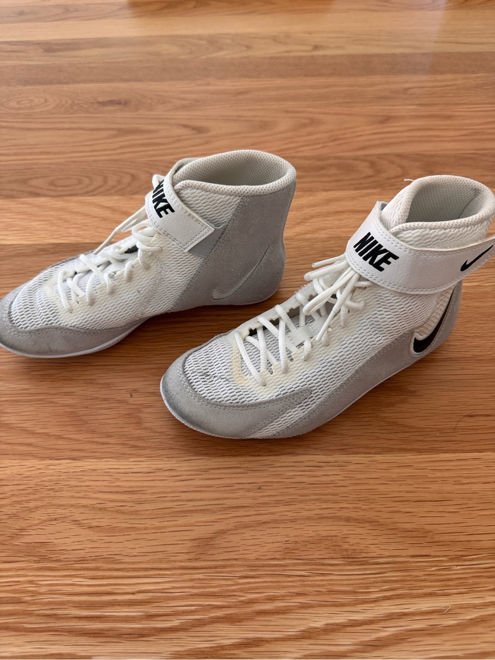Nike Kids High-Top Sneakers in White and Light Gray